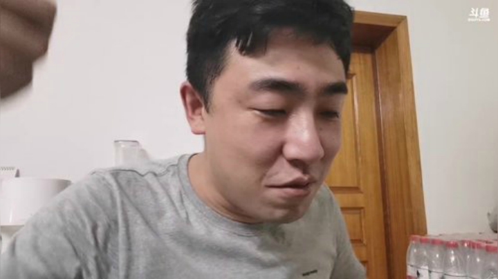 扬城执法官灬发布了一个斗鱼视频2020-06-20