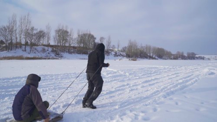 我在斗鱼看野食小哥直播美食
