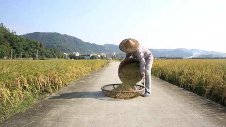 August丶21th发布了一个斗鱼视频2020-06-23