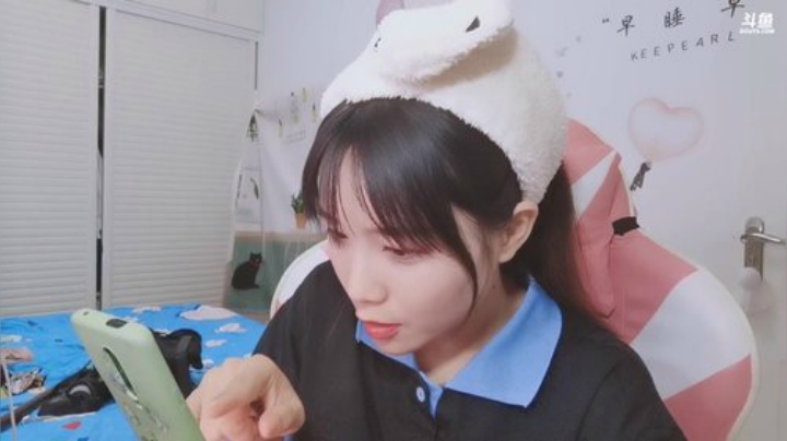 菜菜的瓜皮帽发布了一个斗鱼视频2020-06-24