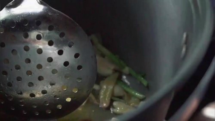 我在斗鱼看野食小哥直播美食