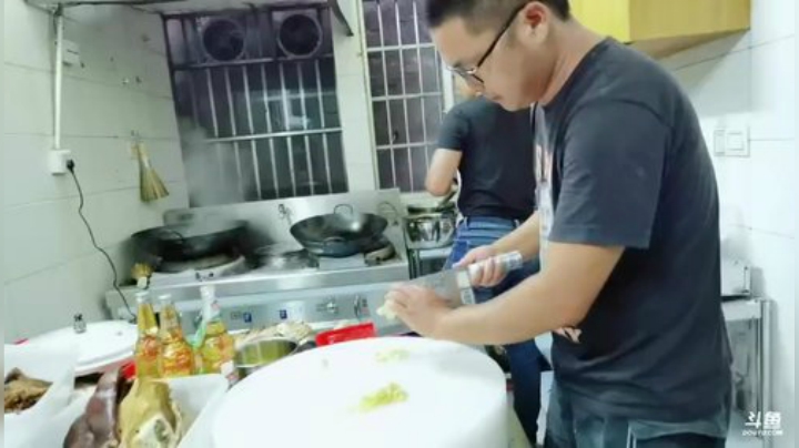 朵朵小酒欢迎您 2020-06-27 18点场