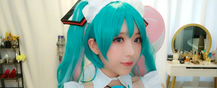 【小女巫露娜】初音未来miku巧克力女仆妆容