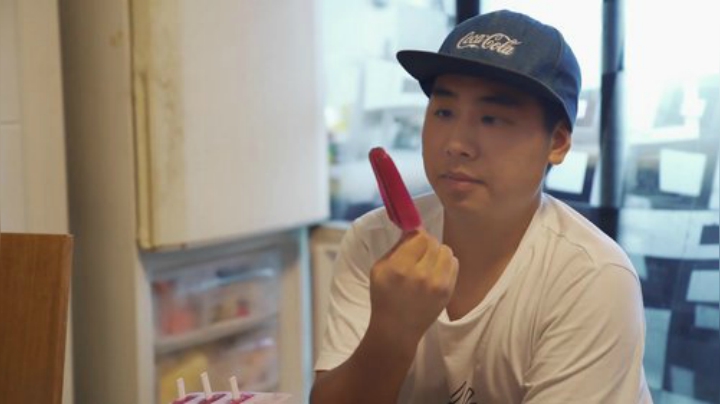 我在斗鱼看野食小哥直播美食