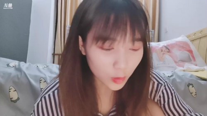 菜菜的瓜皮帽发布了一个斗鱼视频2020-06-28