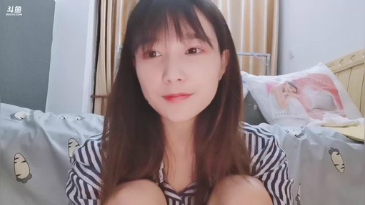 菜菜的瓜皮帽发布了一个斗鱼视频2020-06-28