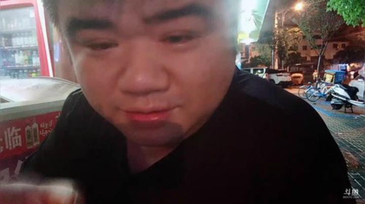 我在斗鱼看做个疯子直播户外