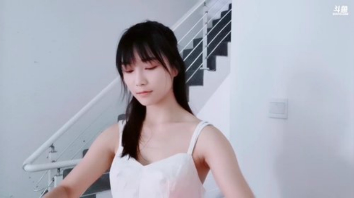 肖淑洁生命中的光和盐发布了一个斗鱼视频2020-07-01