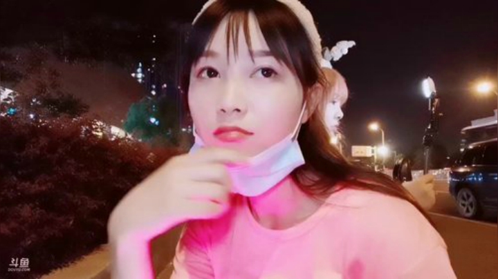 菜菜的瓜皮帽发布了一个斗鱼视频2020-07-01