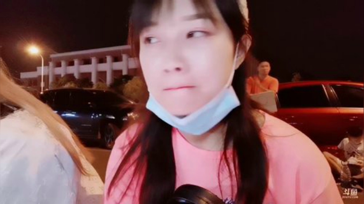 菜菜的瓜皮帽发布了一个斗鱼视频2020-07-01