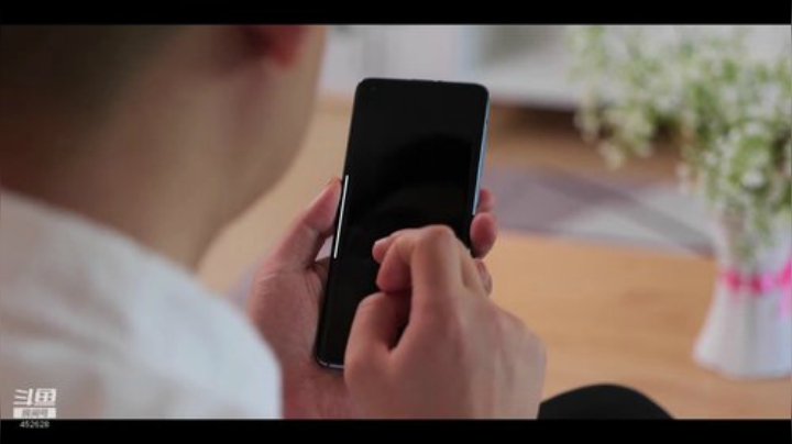 户外遛狗王飞哥发布了一个斗鱼视频2020-07-02