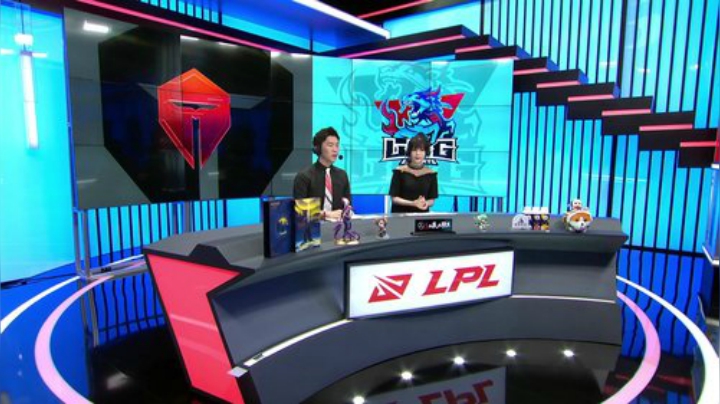 黑板君爱喝酸奶发布了一个斗鱼视频2020-07-03