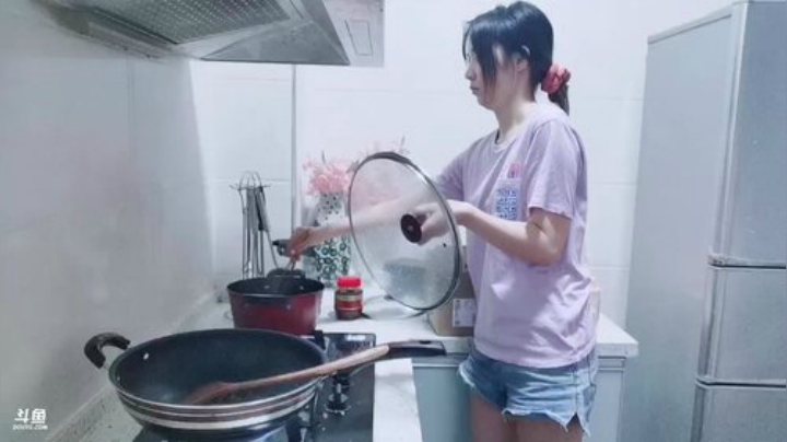 肖淑洁生命中的光和盐发布了一个斗鱼视频2020-07-04