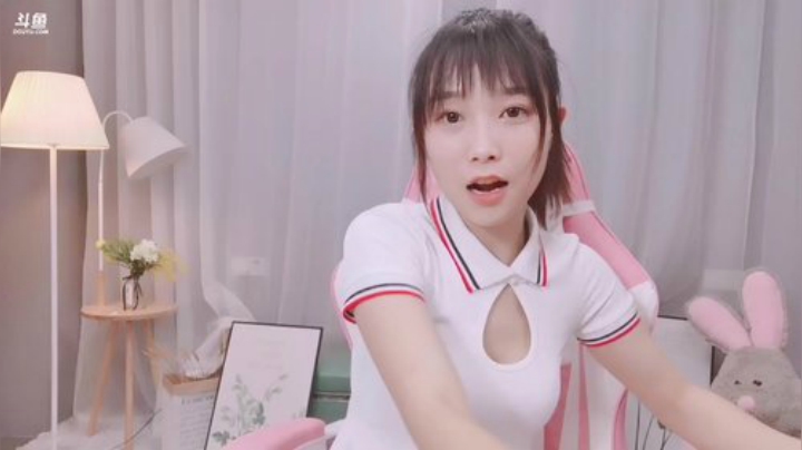 菜菜的瓜皮帽发布了一个斗鱼视频2020-07-05