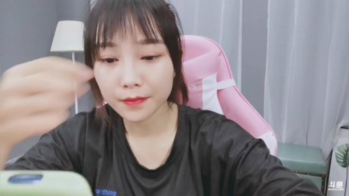 菜菜的瓜皮帽发布了一个斗鱼视频2020-07-06