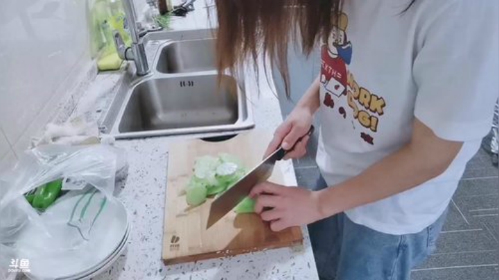 藤一的小幸运发布了一个斗鱼视频2020-07-07