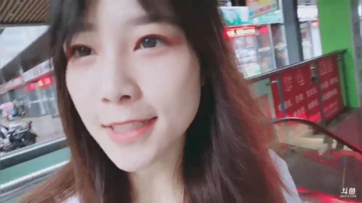 菜菜的瓜皮帽发布了一个斗鱼视频2020-07-07