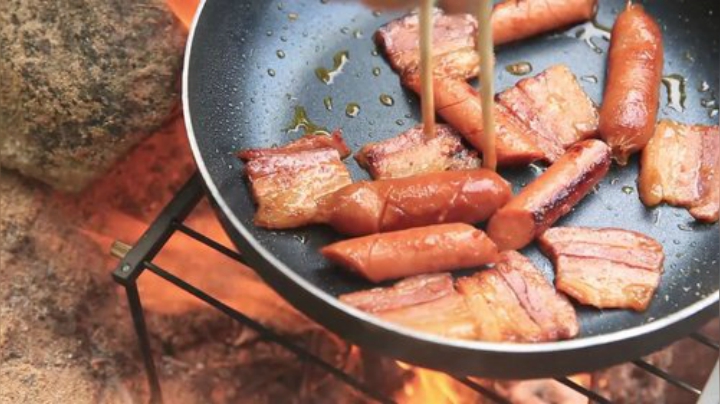 我在斗鱼看野食小哥直播美食