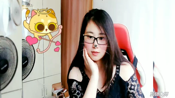女汉纸也是会卖萌滴