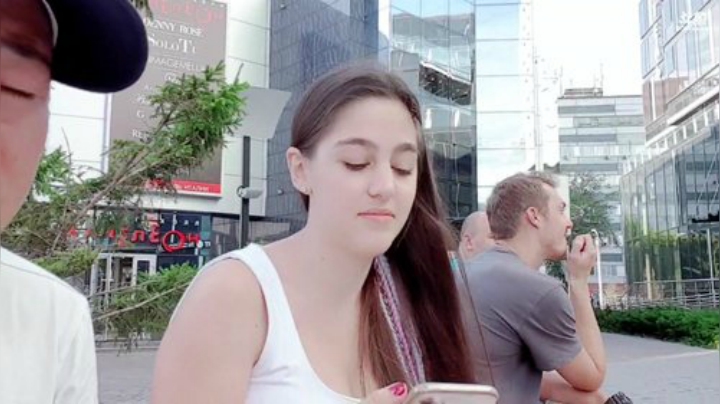 我在斗鱼看俄罗斯异国风情直播户外
