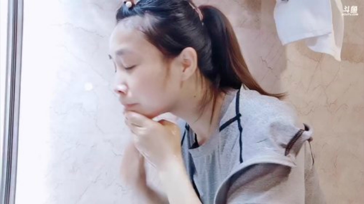 肖淑洁生命中的光和盐发布了一个斗鱼视频2020-07-11