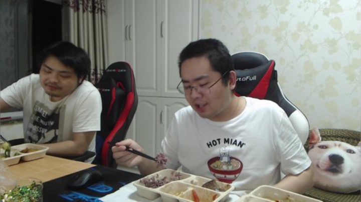 瓦罗兰的小男孩发布了一个斗鱼视频2020-07-12