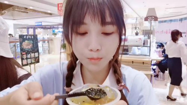 姑姑:成都街头聚一聚 2020-07-13 18点场