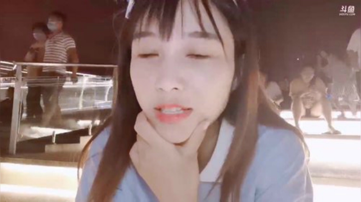 姑姑:成都街头聚一聚 2020-07-13 22点场
