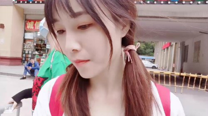 菜菜的瓜皮帽发布了一个斗鱼视频2020-07-15