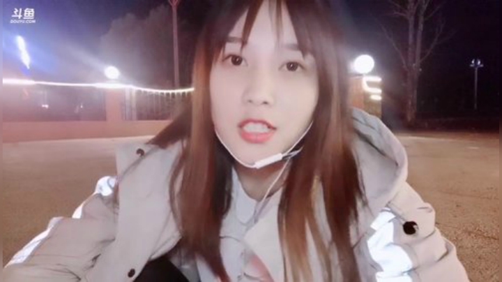 菜菜的瓜皮帽发布了一个斗鱼视频2020-07-17