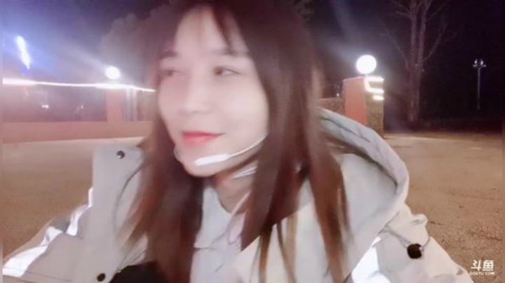 菜菜的瓜皮帽发布了一个斗鱼视频2020-07-17