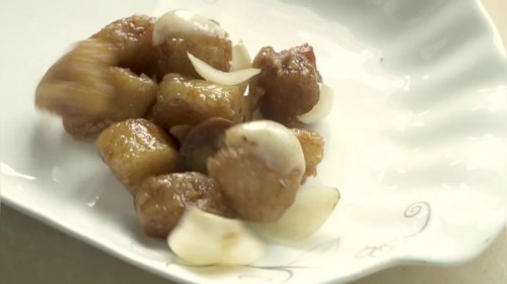 我在斗鱼看野食小哥直播美食