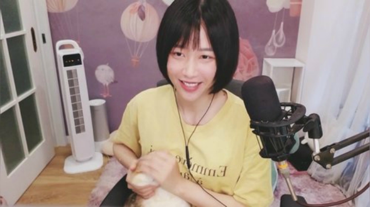 原畏发布了一个斗鱼视频2020-07-18