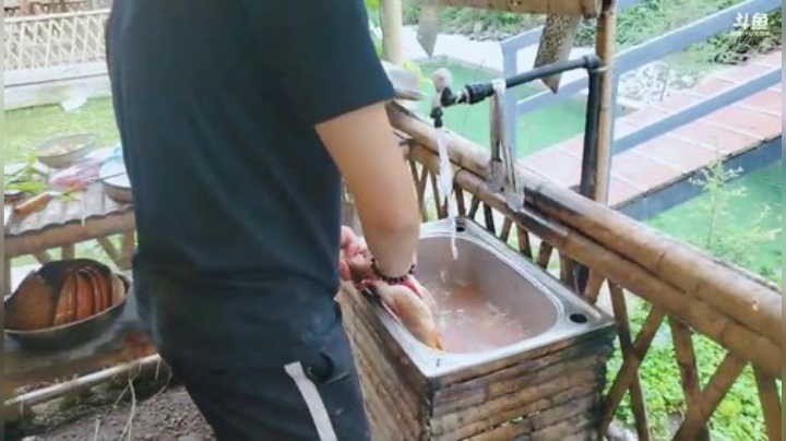 今天去县城买点食材 2020-07-18 15点场