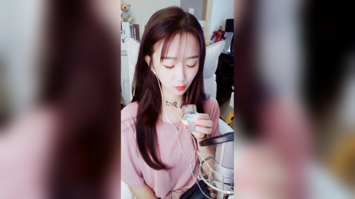 登月团丶离去发布了一个斗鱼视频2020-07-20
