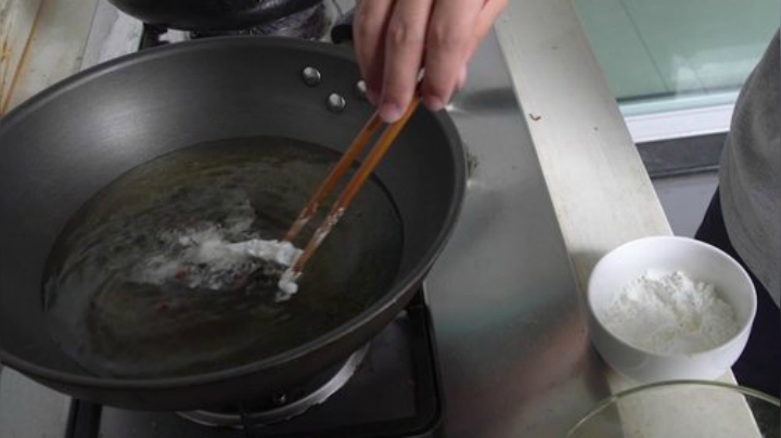 我在斗鱼看野食小哥直播美食