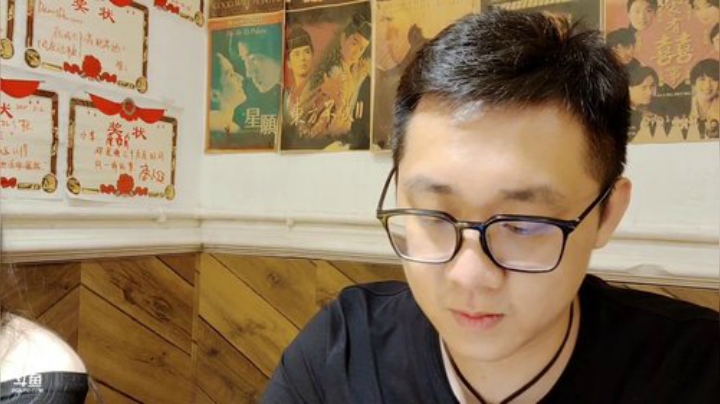 我在斗鱼看小鱼小鱼吃虾米直播户外