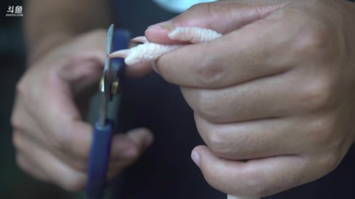 哆啦爱梦梦发布了一个斗鱼视频2020-07-25