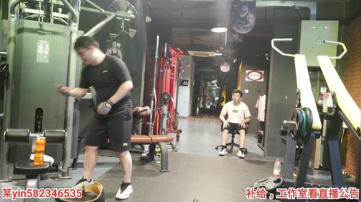 我在斗鱼看黑人毅直播户外
