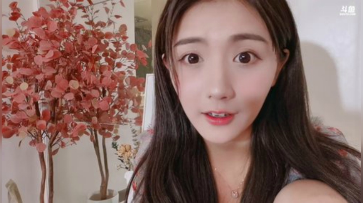 grace小星星_【直播时刻】1136526 20200725 03点场_斗鱼视频 - 最6的