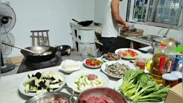 整俩个小菜给颠颠过生日 2020-07-26 18点场