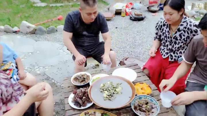 整理基地打扫卫生 2020-07-28 18点场