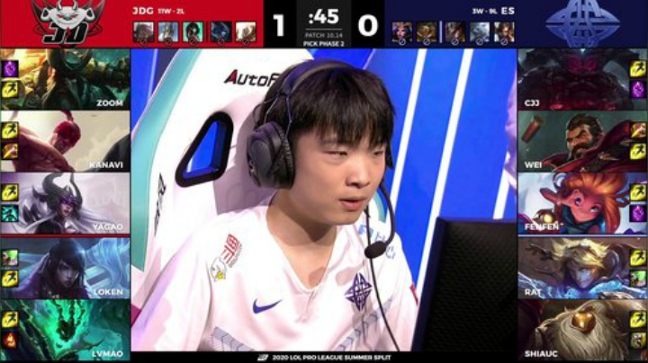 黑板君爱喝酸奶发布了一个斗鱼视频2020-07-29