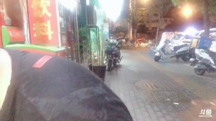 卧龙斯基发布了一个斗鱼视频2020-07-29
