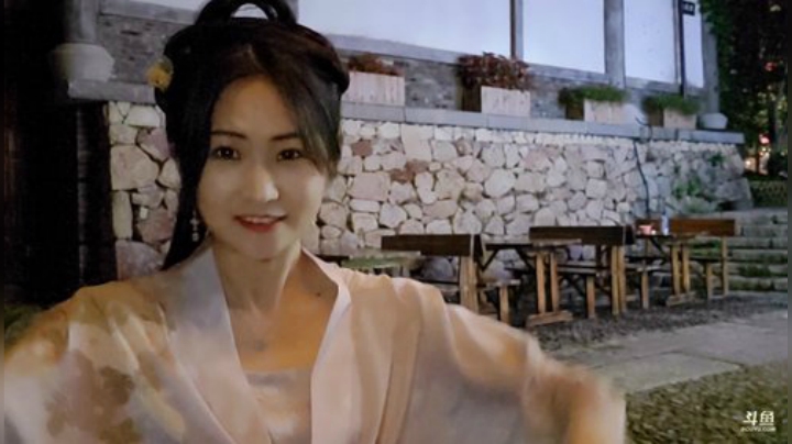 菜菜的瓜皮帽发布了一个斗鱼视频2020-07-29