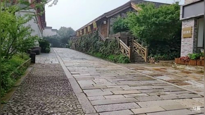 HHHISHHH发布了一个斗鱼视频2020-07-29