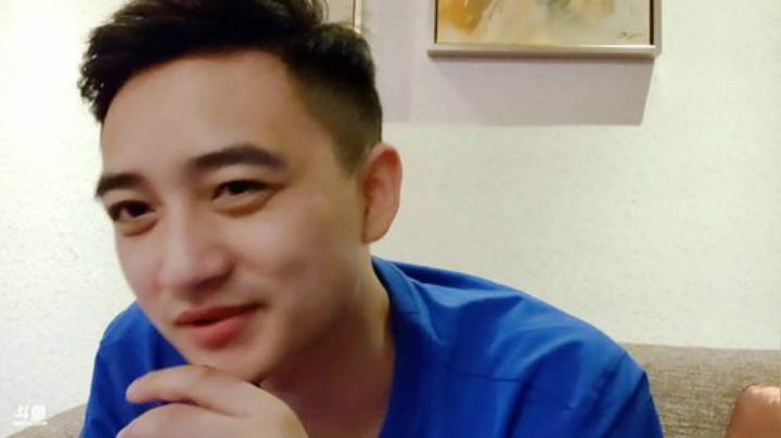 我在斗鱼看国民大舅哥直播户外