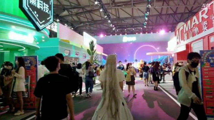 Smlia丶卡布奇诺发布了一个斗鱼视频2020-07-31