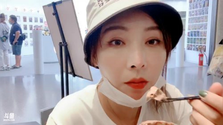 我在斗鱼看女流66直播对马岛之魂