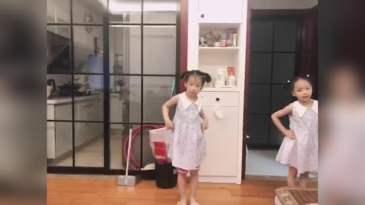 刚学的 很僵硬 哈哈哈